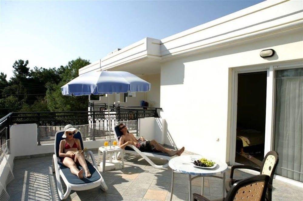 פוטוס Hotel Sirines Complex מראה חיצוני תמונה