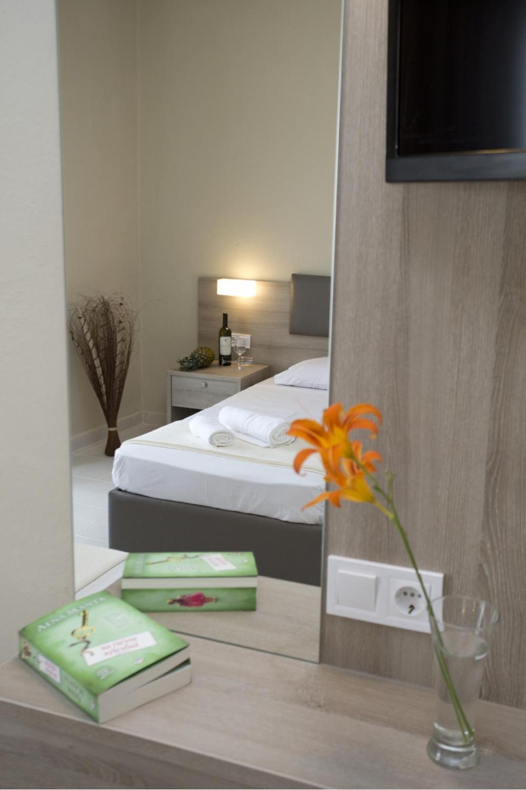 פוטוס Hotel Sirines Complex מראה חיצוני תמונה