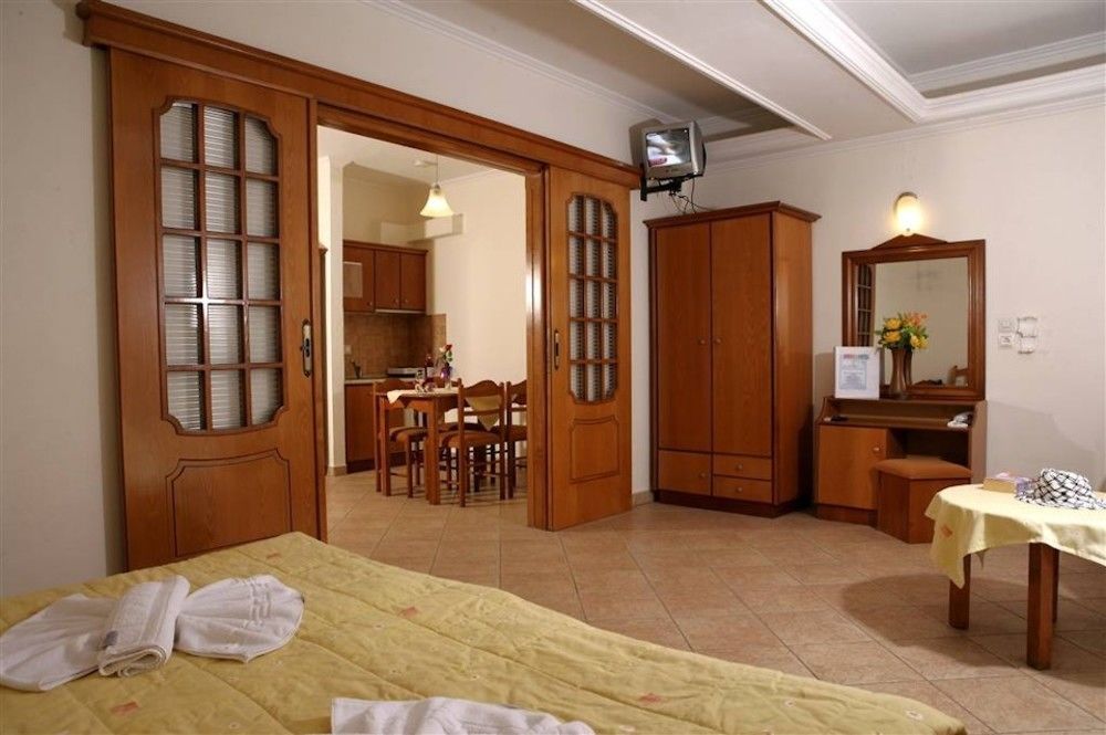 פוטוס Hotel Sirines Complex מראה חיצוני תמונה